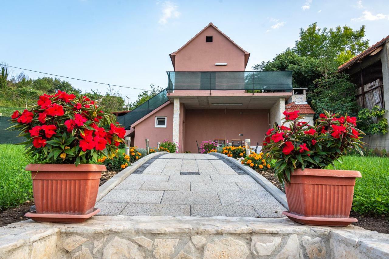 Green Paradise Estate Trilj Exterior photo